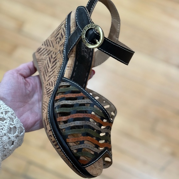 L'artiste Shoes - L’Artiste Wedge Sandals